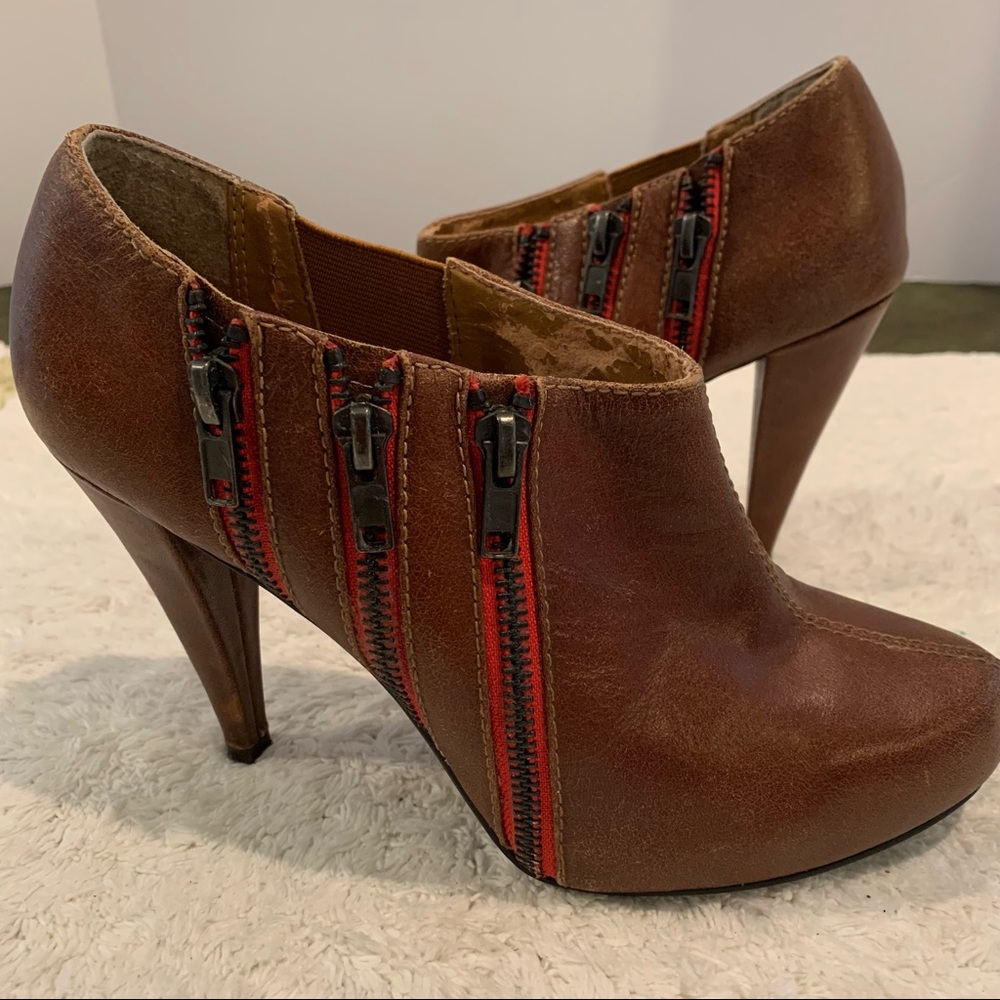 Steve Madden boot heels size 7, color: brown.  Heel size: 4”
